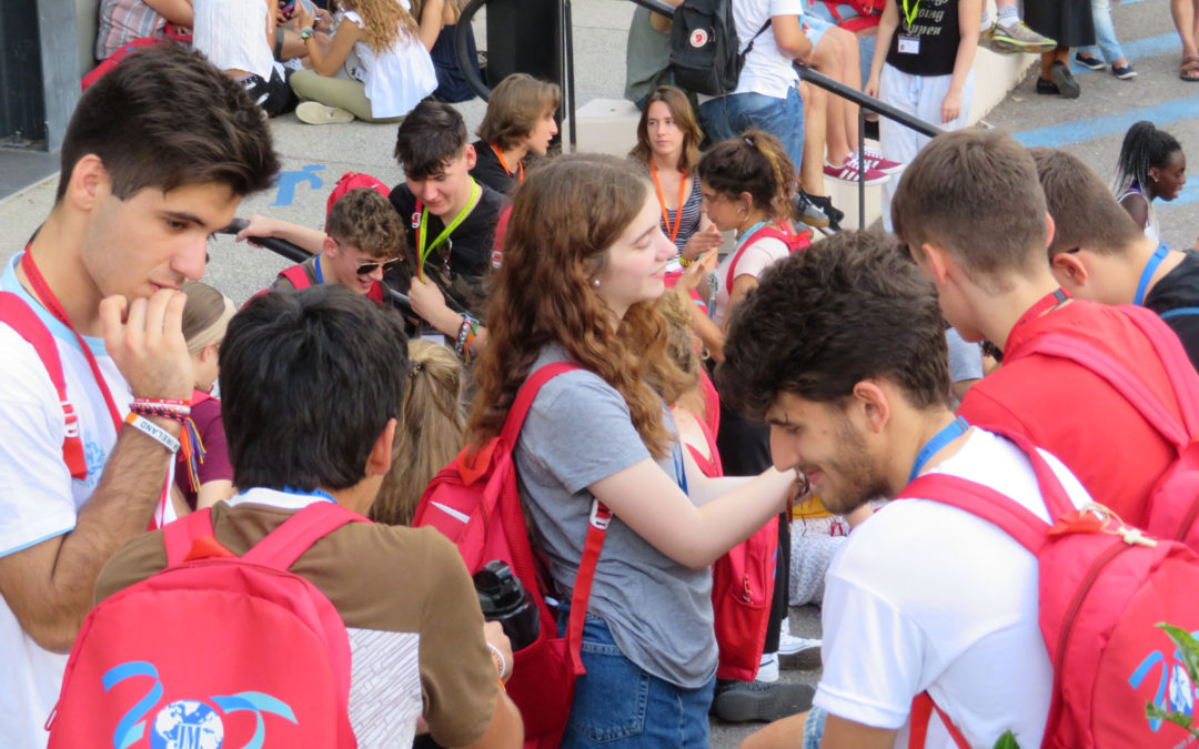 vídeo jóvenes JM celebran en LYON